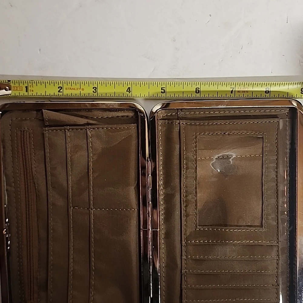 Unbranded Vintage Stunning Rare Animal Print Clutch W/Gold Accent Organizational